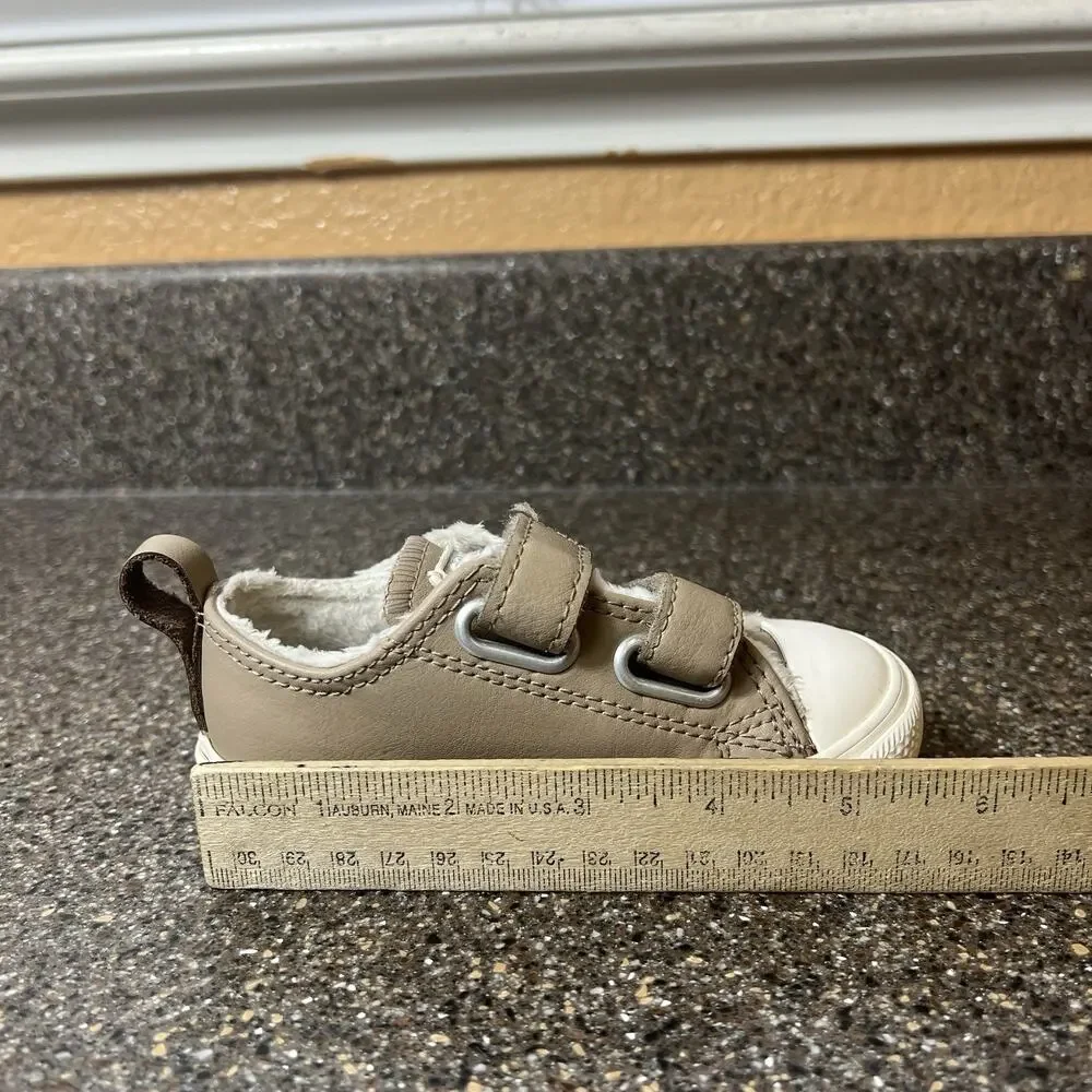 Converse Little Kids Infant Size 6 Brown Leather Faux Fur Lined Sneaker Shoe Low